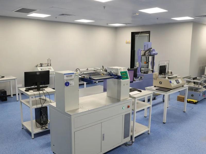 Совместная лаборатория терминальных технологий официально представлена Emdoor Information и Национальным инновационным центром виртуальной реальности.